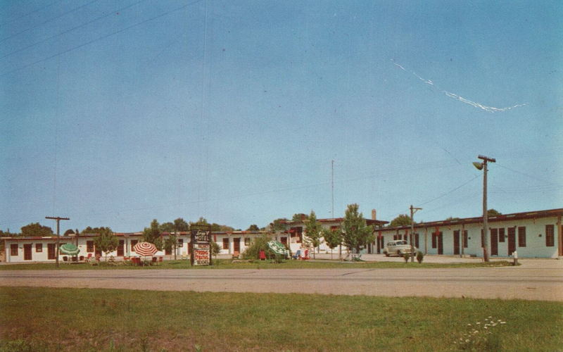 Bridgman Inn (Lazy V Motel) - Old Postcard